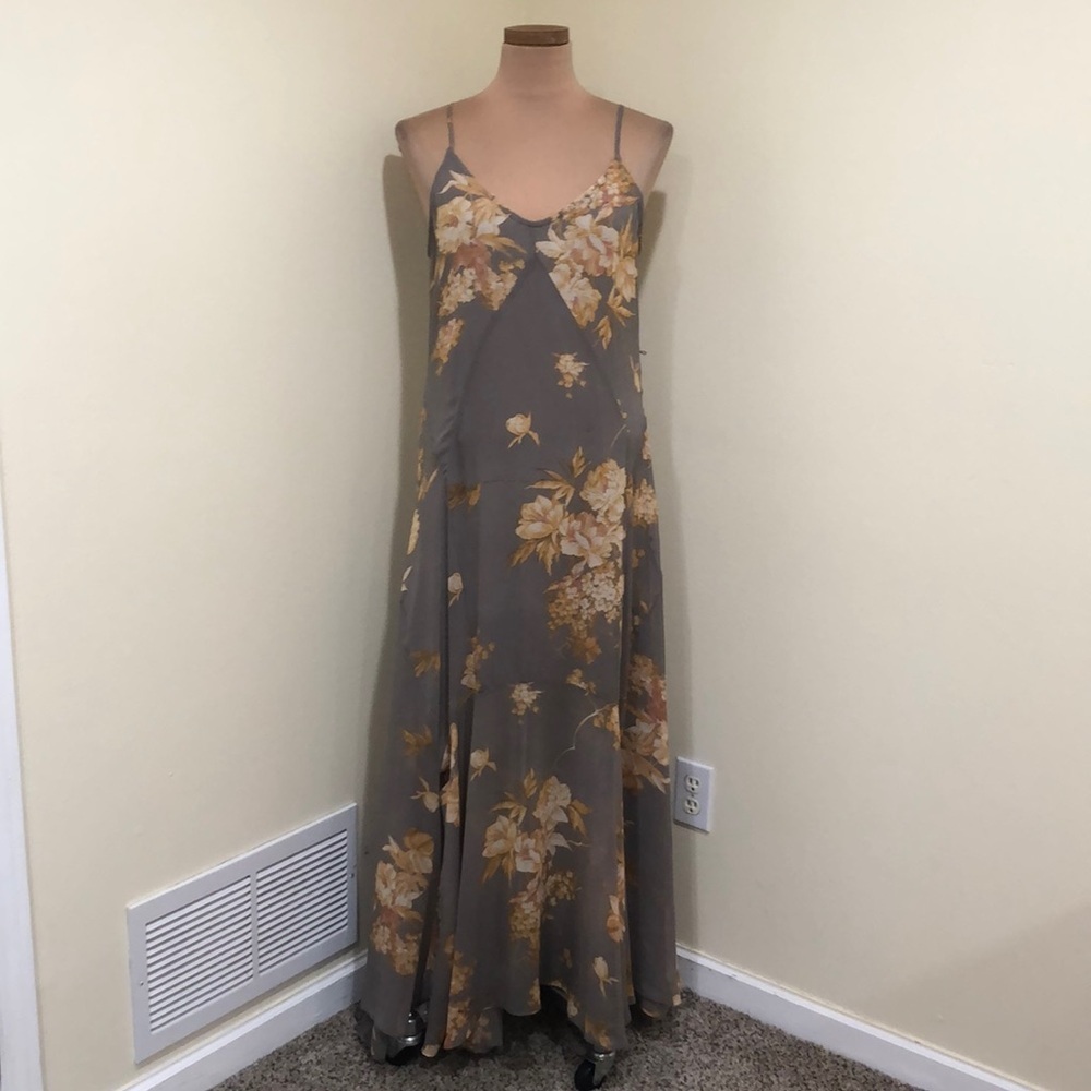 Lulu’s Feeling Freesia Grey Floral Print Maxi Dress Size Medium - Picture 2 of 9